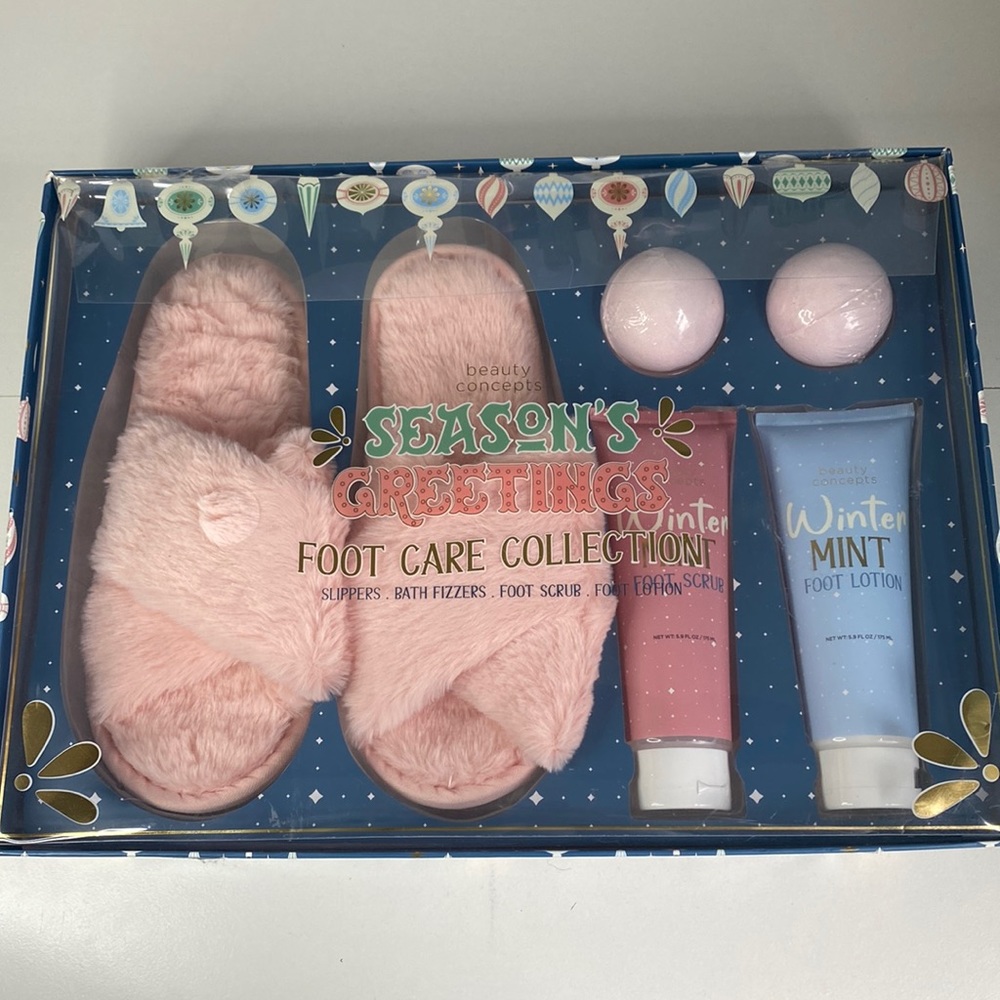Beauty Concepts Foot Care Collection slippers gift set